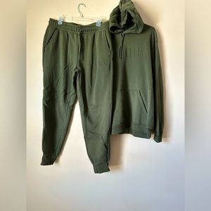 Men’s olive puma sweatsuit pants & hoodie